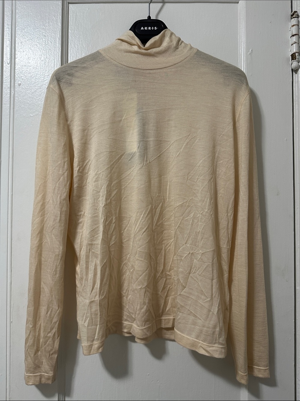 Akris Lightweight Cream Turtleneck Long Sleeve Top 65% Cashmere 35% Silk